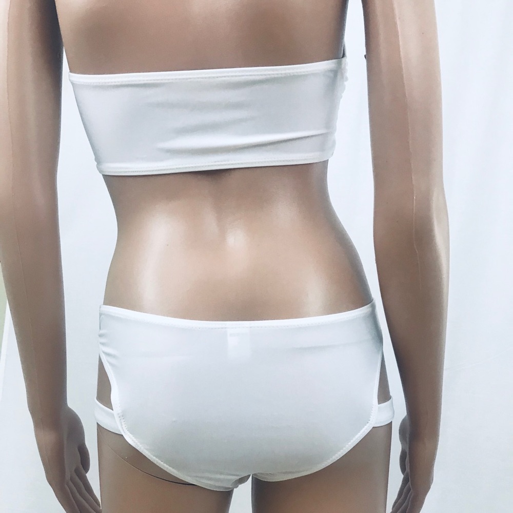 White Bikini - Picture 5 of 8